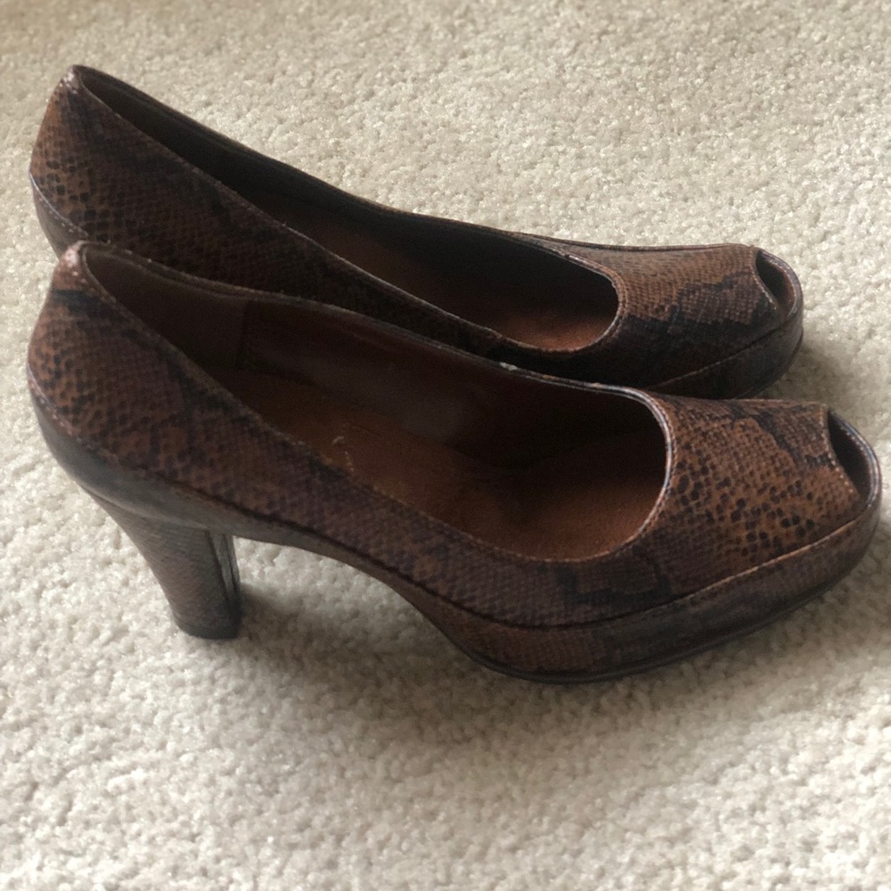 A2 by aerosoles peep toe heels